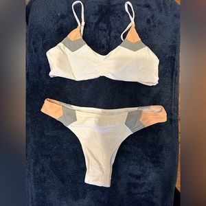 Swimsuit bought off instagram - no brand tags. Size medium